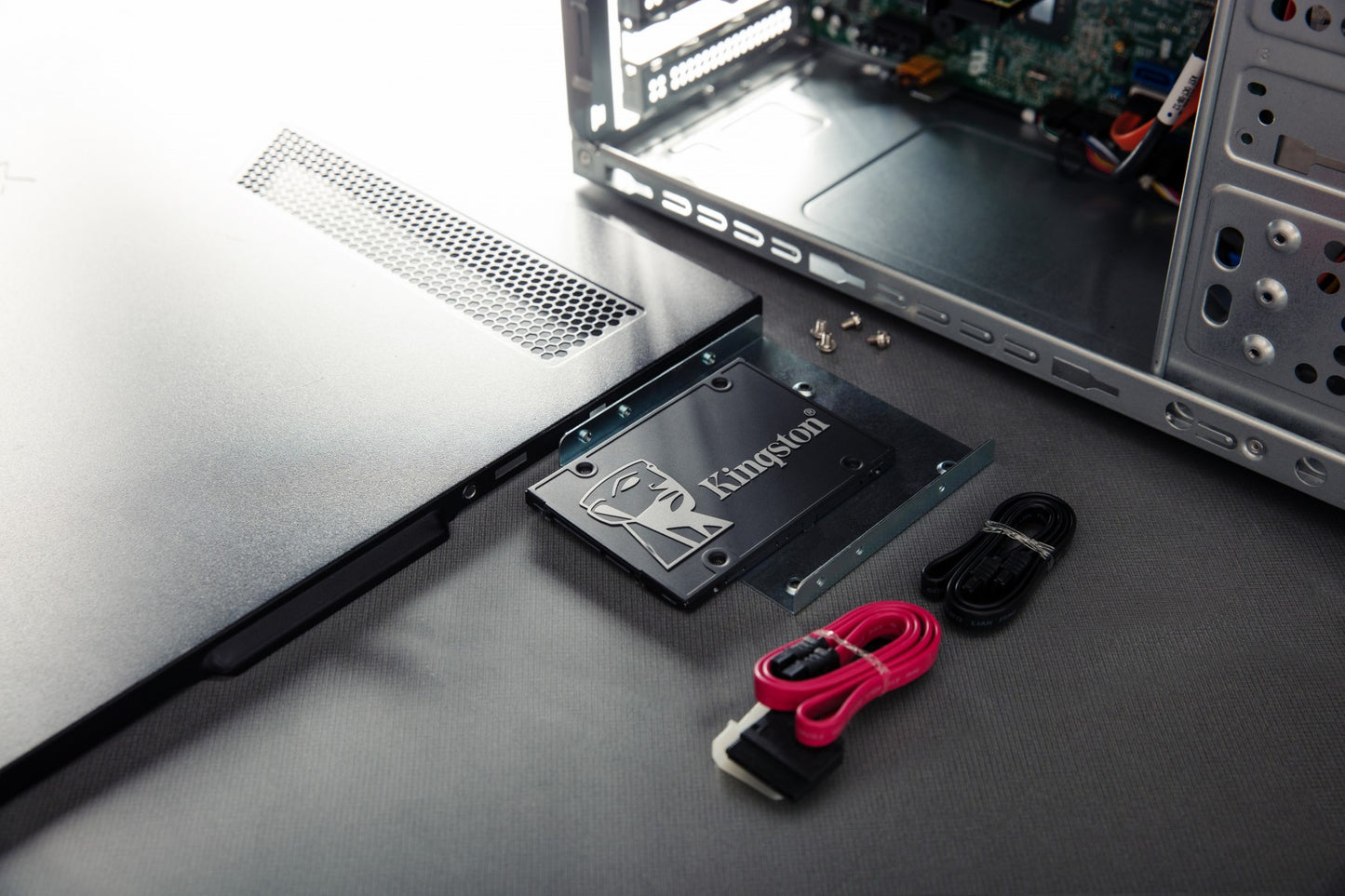 SSD Kingston SKC600/2048G | 2048 GB, Estado Sólido