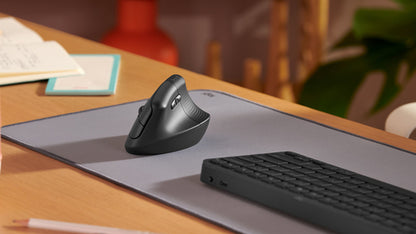 Mouse Logitech Lift - Frecuencia Bluetooth/radio - USB - Óptico - 6 Botón(es) - Rosa - Inalámbrico - 4000 Dpi - Rueda de Desplazamiento - Peque?o/mediano Tamaño de la Mano/palma - Diestro