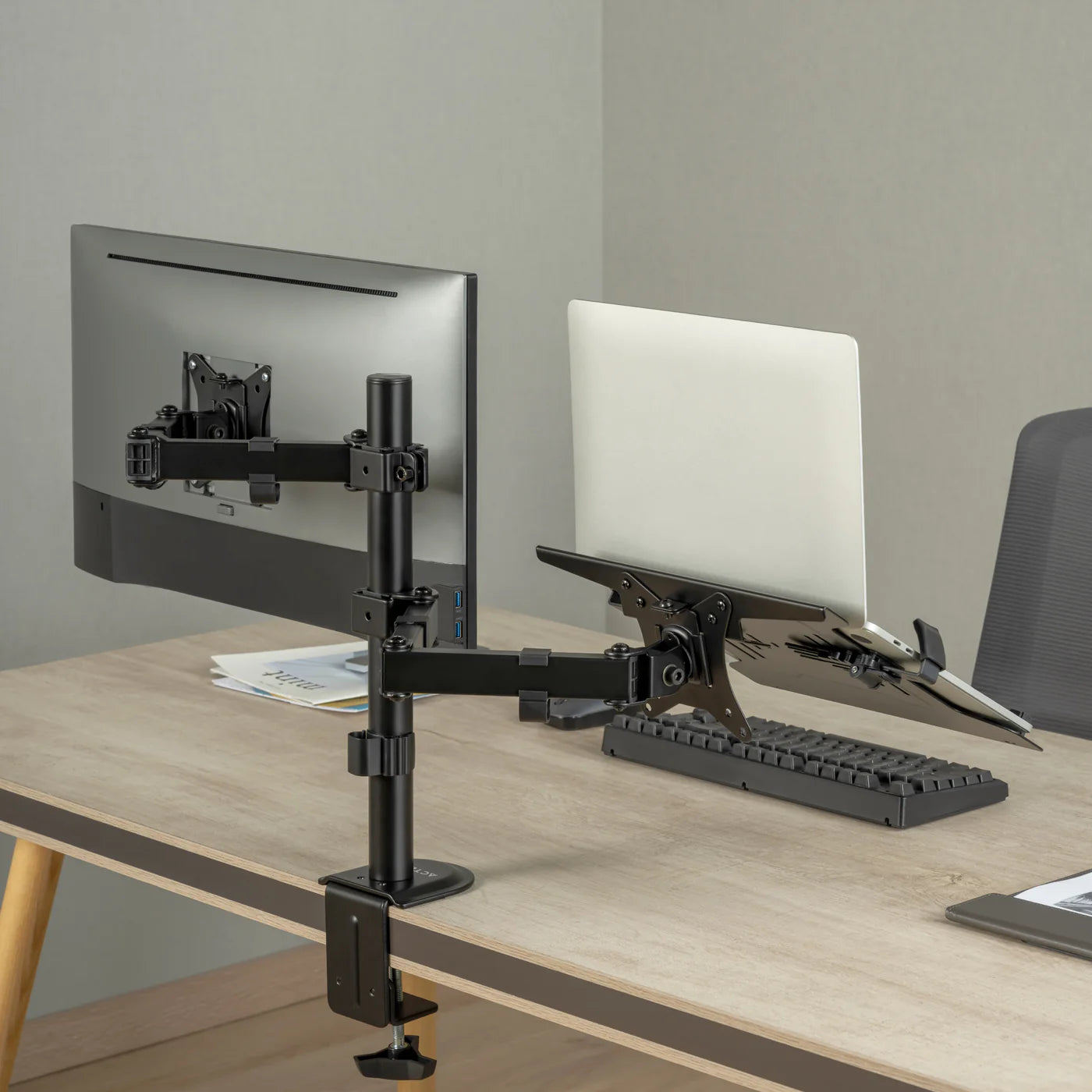 Soporte Articulado Acteck AC-939652 | Soporta 9 kg Monitor, 4 kg Laptop