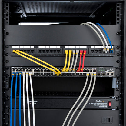 Cable de Red StarTech.com NLBK-30F-CAT6A-PATCH | 9.1m, CAT6A